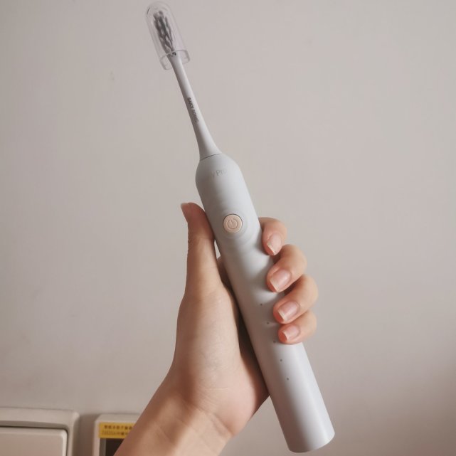 誰說電動牙刷很小資？一百多塊錢的牙刷照樣好用—真實測評分貝塊